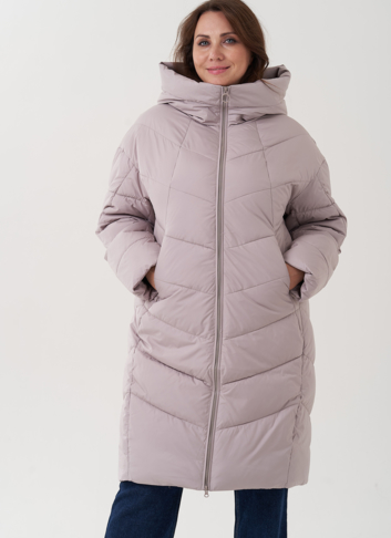 Женский пуховик с капюшоном бежевого цвета 