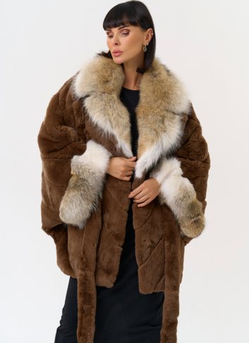 Шуба из кролика с отделкой из меха койота