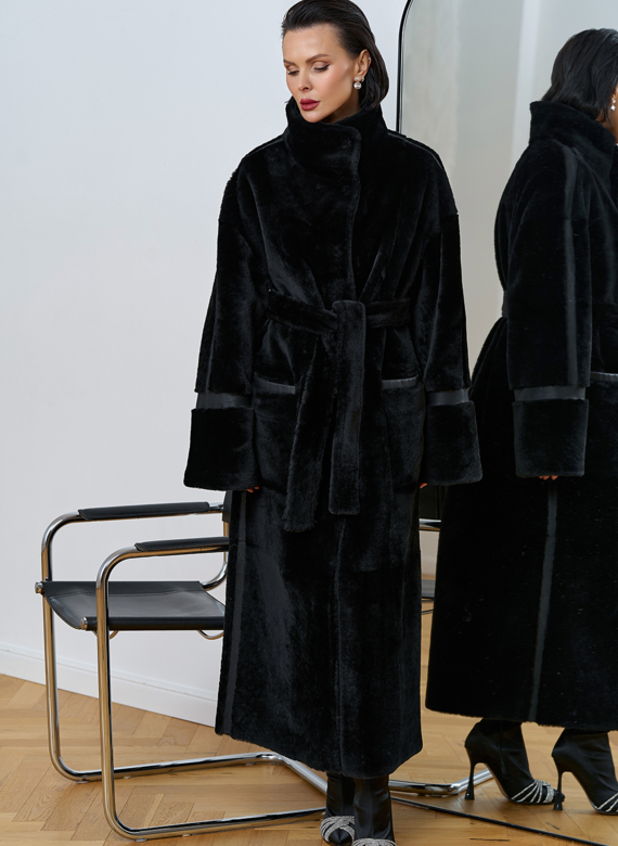 Женская двухсторонняя дубленка с воротником стойкой