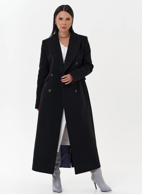 Двубортное пальто с английским воротником