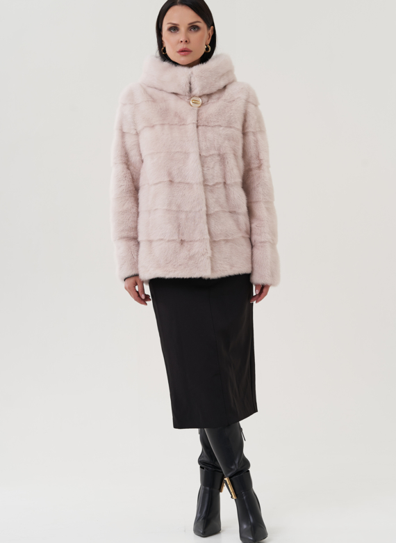 Шуба бежевого цвета из меха норки