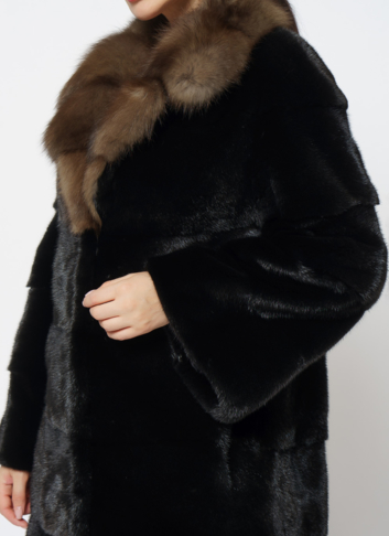 Шуба из норки с английским воротником