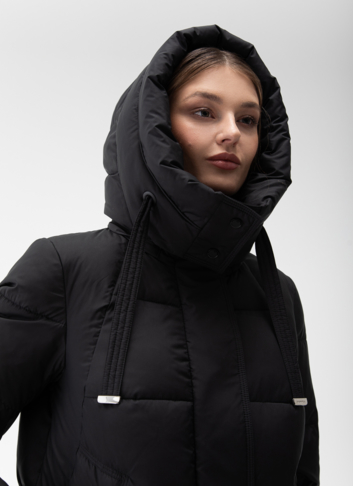 Женский пуховик с капюшоном 