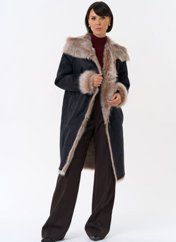 Женская натуральная дубленка с капюшоном