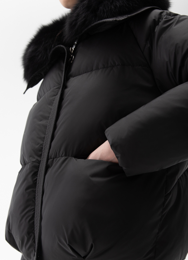 Женский пуховик с отделкой из меха песца модель № 28004 универмаг малина