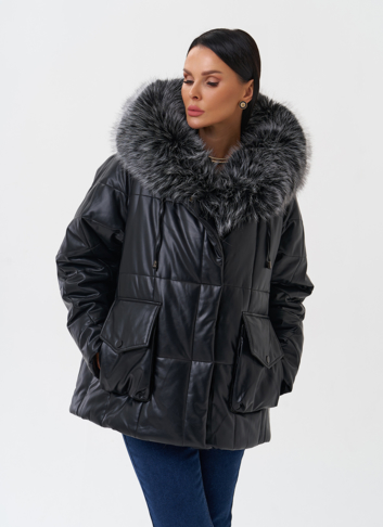 Пуховик из эко кожи с капюшоном из эко меха 